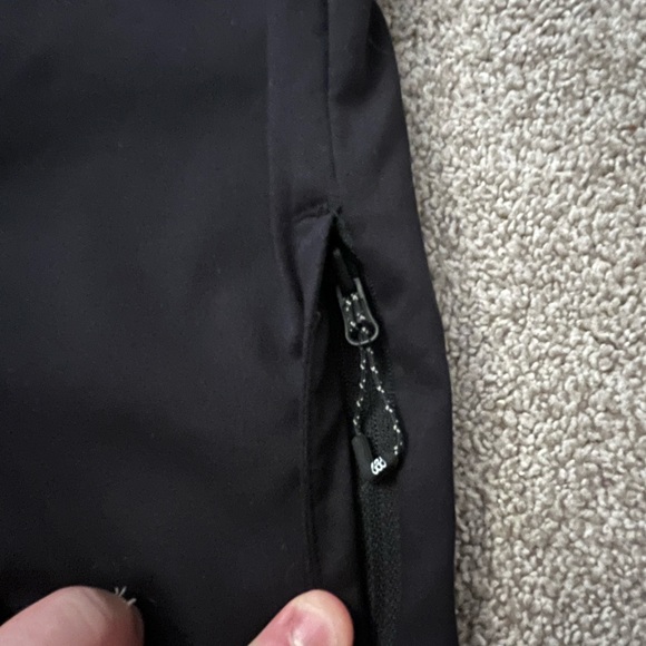 686 Everywhere Hybrid Short. Black, 34 waist - Picture 3 of 3